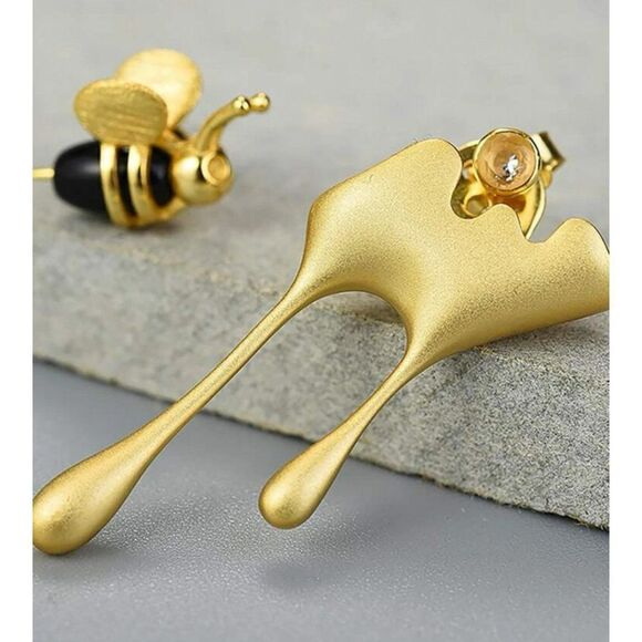 18K Gold Bumblebee & Dripping Honey Asymmetric Stud Earrings - Picture 4 of 10